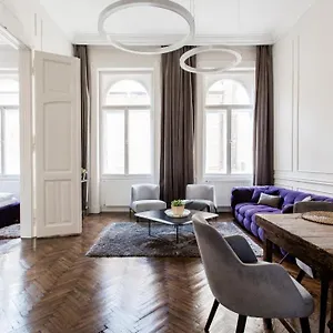 opera-apartment-budapest-1065.inbudapesthotels.com/